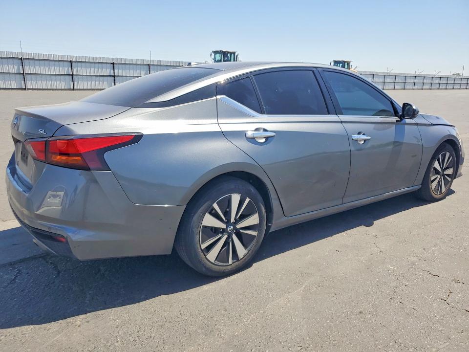 Photo 3 from auction – 2019 NISSAN ALTIMA with VIN 1N4BL4EV2KC212658
