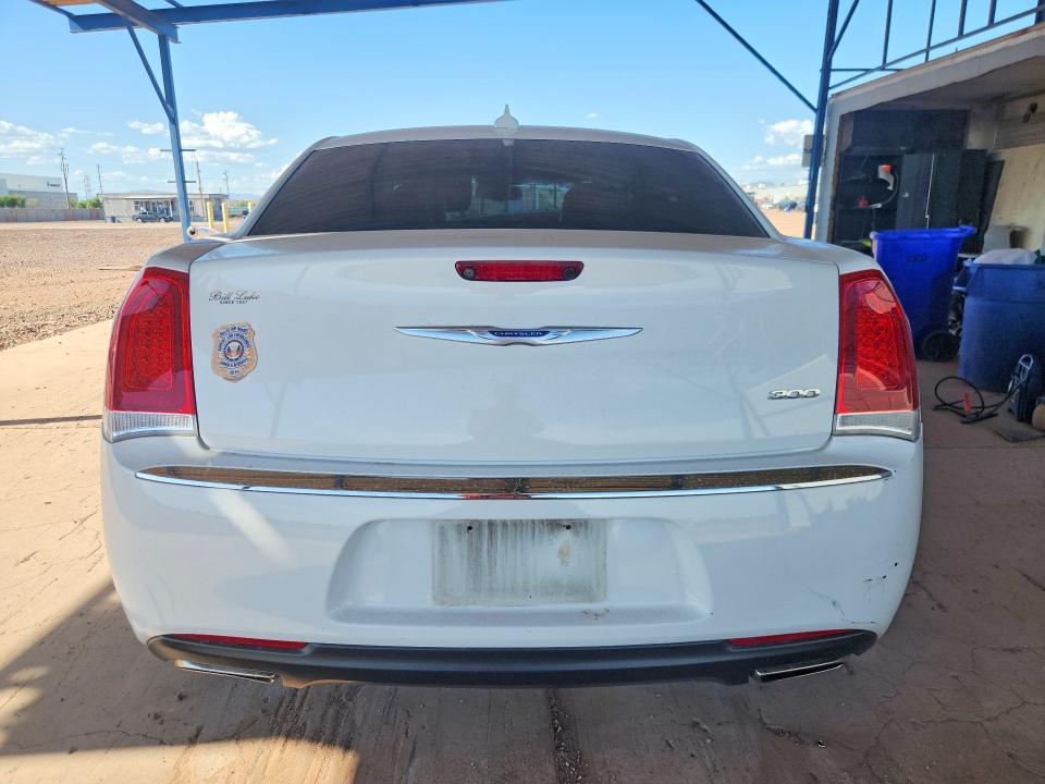 Photo 6 from auction – 2019 CHRYSLER 300 with VIN 2C3CCAEG2KH631299
