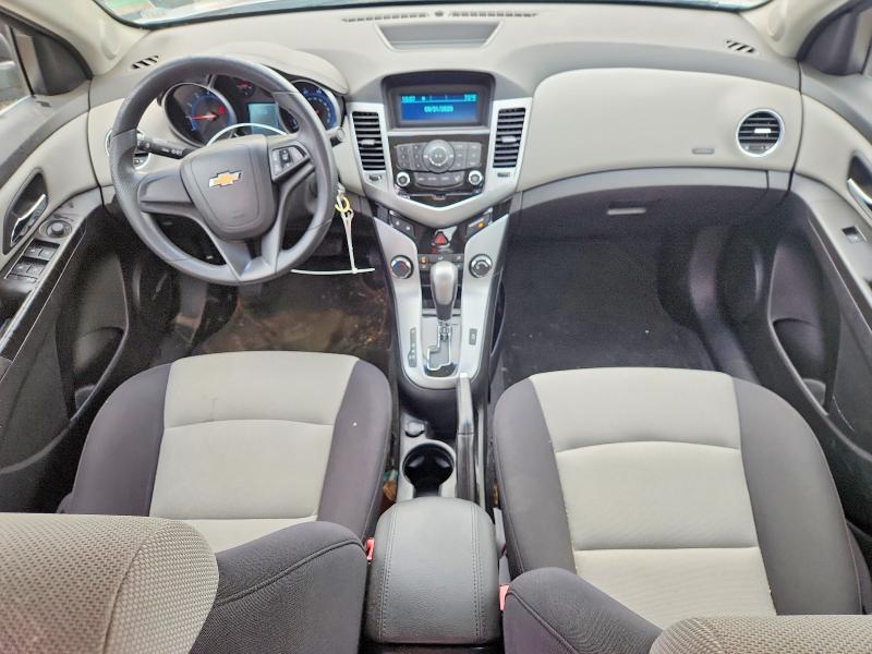 Photo 8 from auction – 2012 CHEVROLET CRUZE with VIN 1G1PC5SH3C7290650