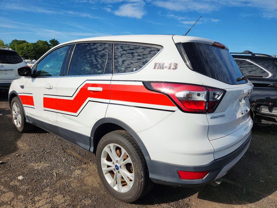 Photo 2 from auction – 2017 FORD ESCAPE with VIN 1FMCU9GD5HUB72040
