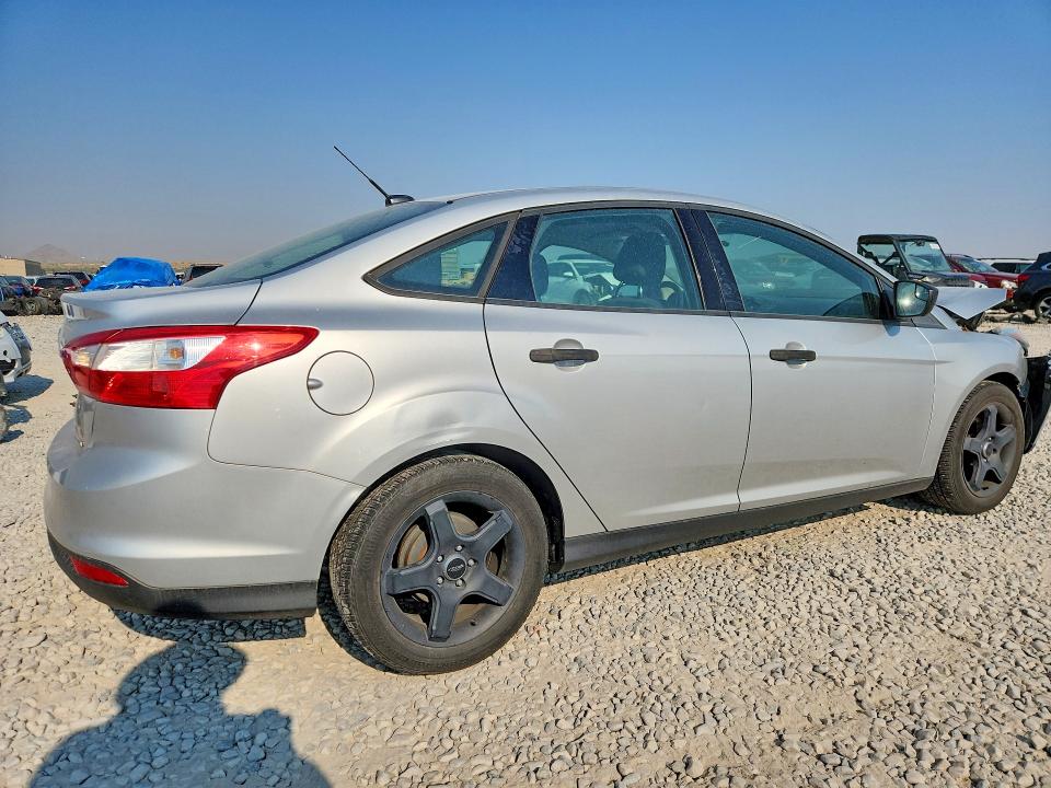 Photo 3 from auction – 2014 FORD FOCUS with VIN 1FADP3E26EL390798