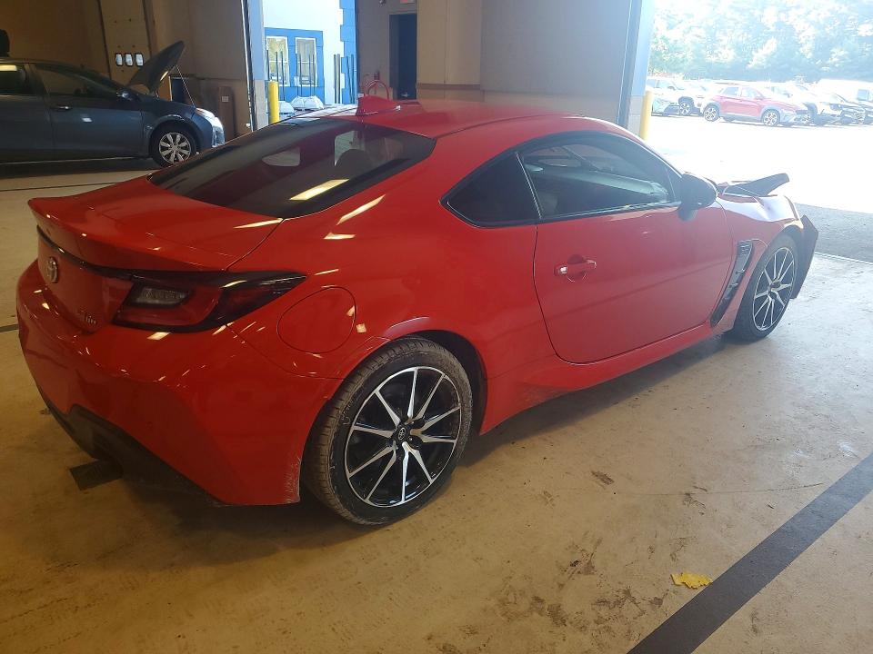 Photo 3 from auction – 2022 TOYOTA GR86 with VIN JF1ZNBC14N8750685