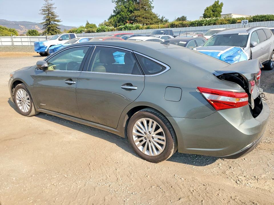 Photo 2 from auction – 2014 TOYOTA AVALON HYBRID with VIN 4T1BD1EB4EU028117