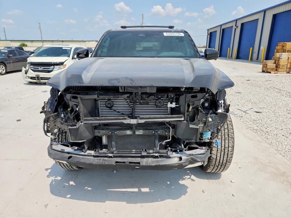 Photo 5 from auction – 2025 TOYOTA 4RUNNER with VIN JTEVA5AR0S5008632