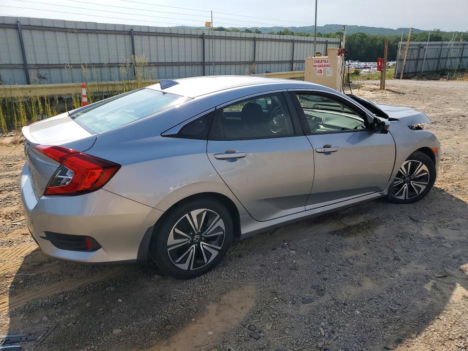 Photo 3 from auction – 2018 HONDA CIVIC with VIN JHMFC1F39JX016844