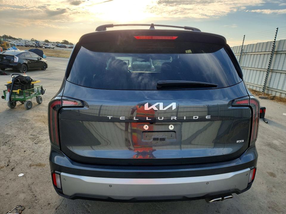 Photo 6 from auction – 2023 KIA TELLURIDE with VIN 5XYP3DGC4PG336719