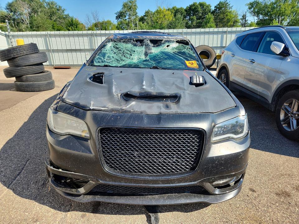 Photo 5 from auction – 2017 CHRYSLER 300 with VIN 2C3CCAGG4HH606944