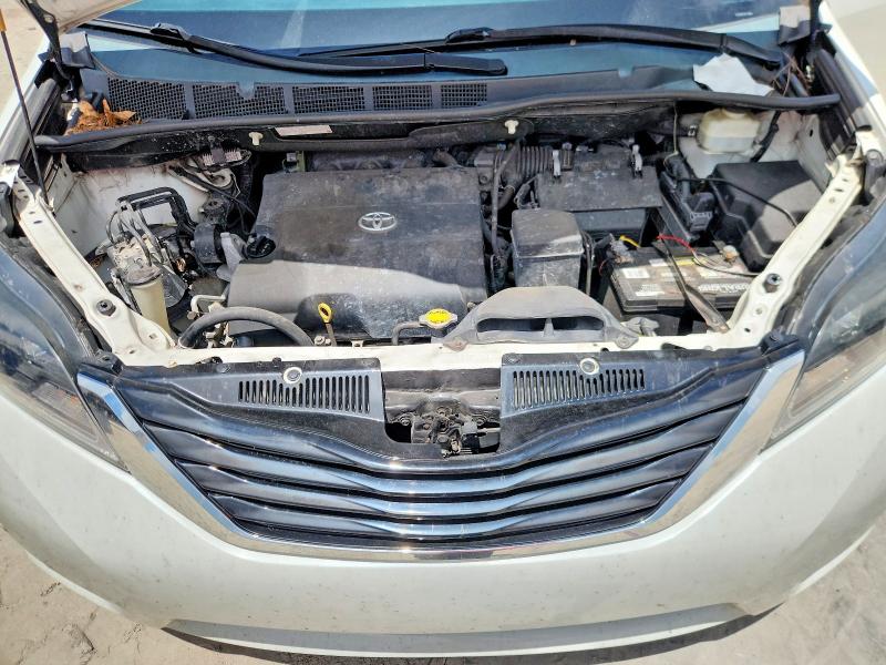 Photo 12 from auction – 2015 TOYOTA SIENNA with VIN 5TDDK3DCXFS097148
