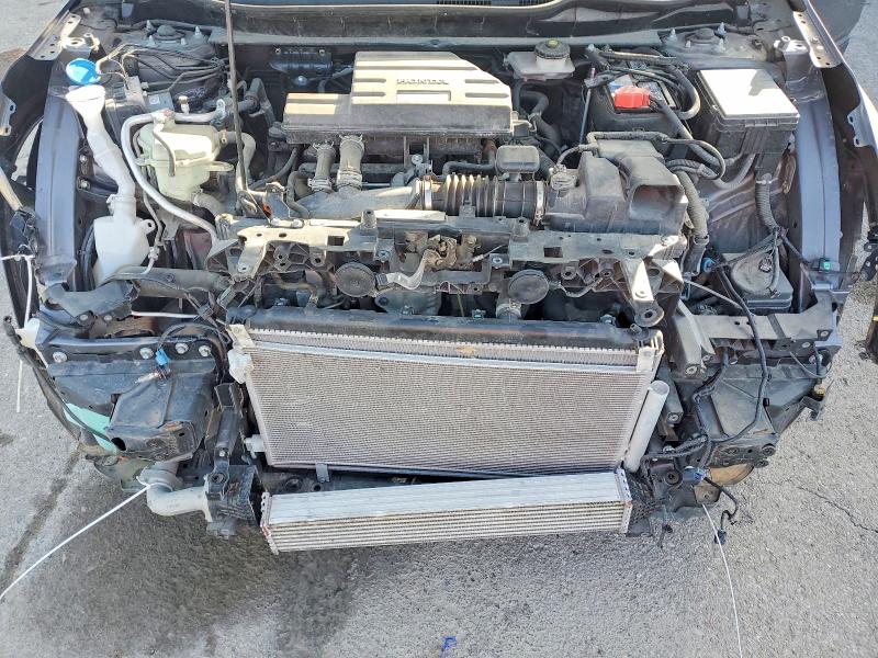 Photo 11 from auction – 2019 HONDA CR-V with VIN 5J6RW2H88KL004143