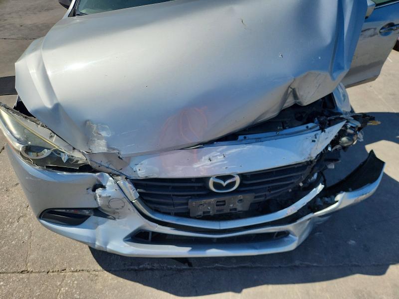 Zdjęcie 11 z aukcji – 2018 MAZDA 3 z VIN 3MZBN1V3XJM175077