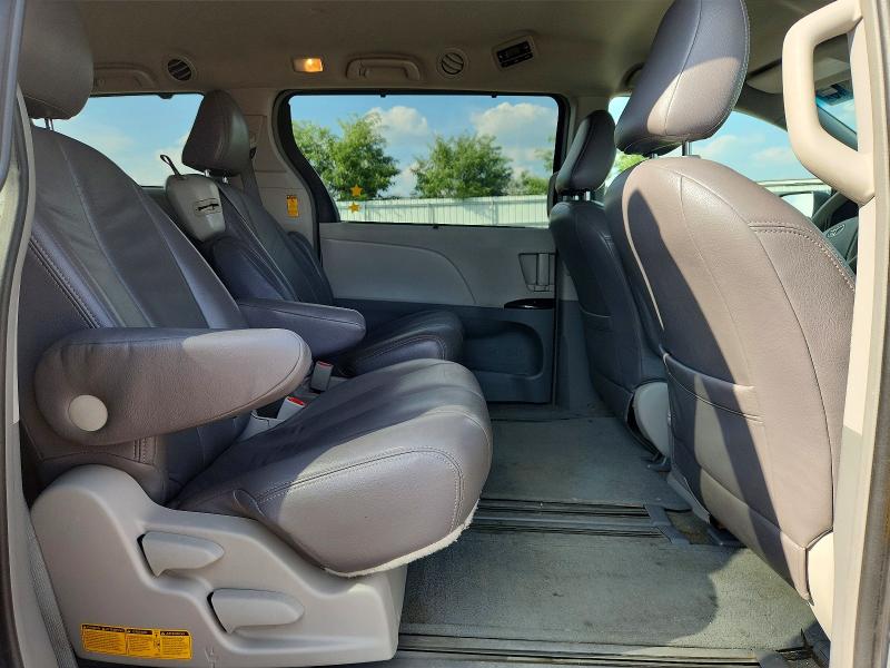 Photo 11 from auction – 2014 TOYOTA SIENNA with VIN 5TDKK3DC0ES469702
