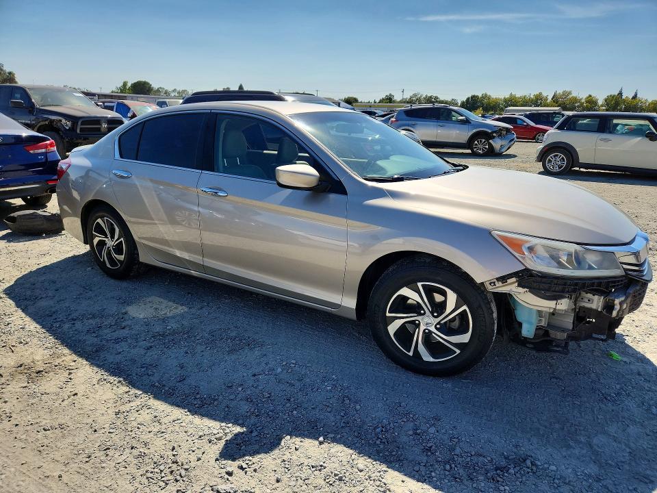 Photo 4 from auction – 2017 HONDA ACCORD with VIN 1HGCR2F30HA110618