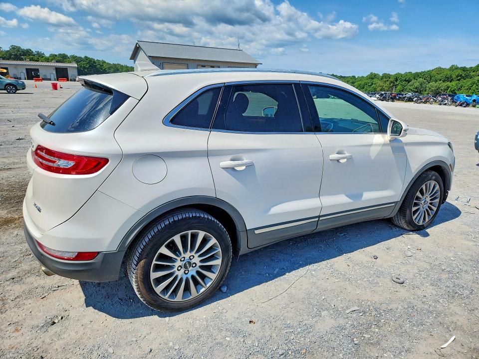 Photo 3 from auction – 2016 LINCOLN MKC with VIN 5LMCJ3D96GUJ12690
