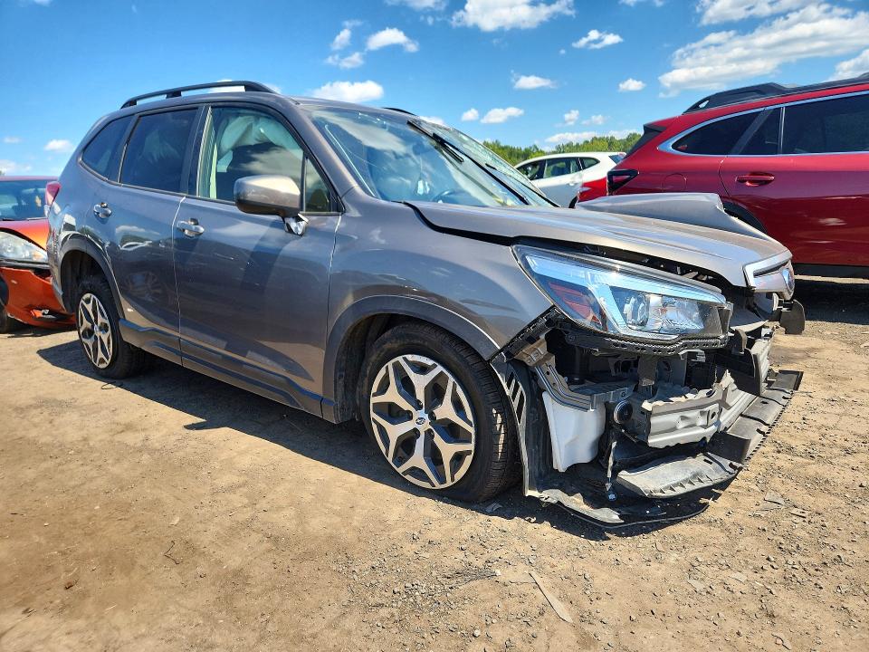 Photo 4 from auction – 2020 SUBARU FORESTER with VIN JF2SKAJC1LH466092