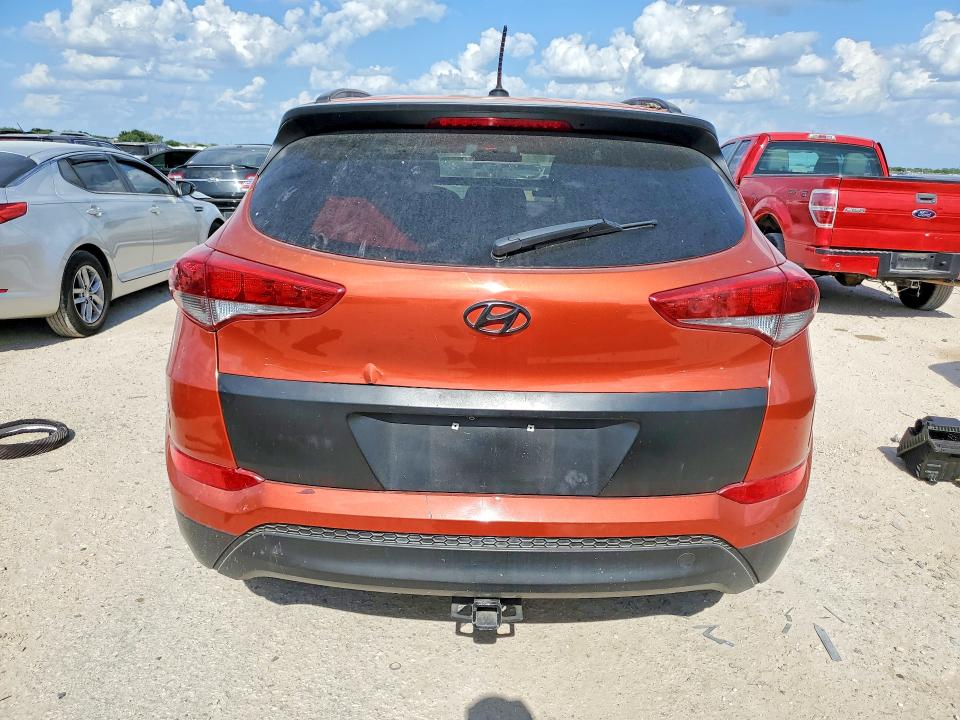 Photo 6 from auction – 2017 HYUNDAI TUCSON with VIN KM8J33A46HU264354