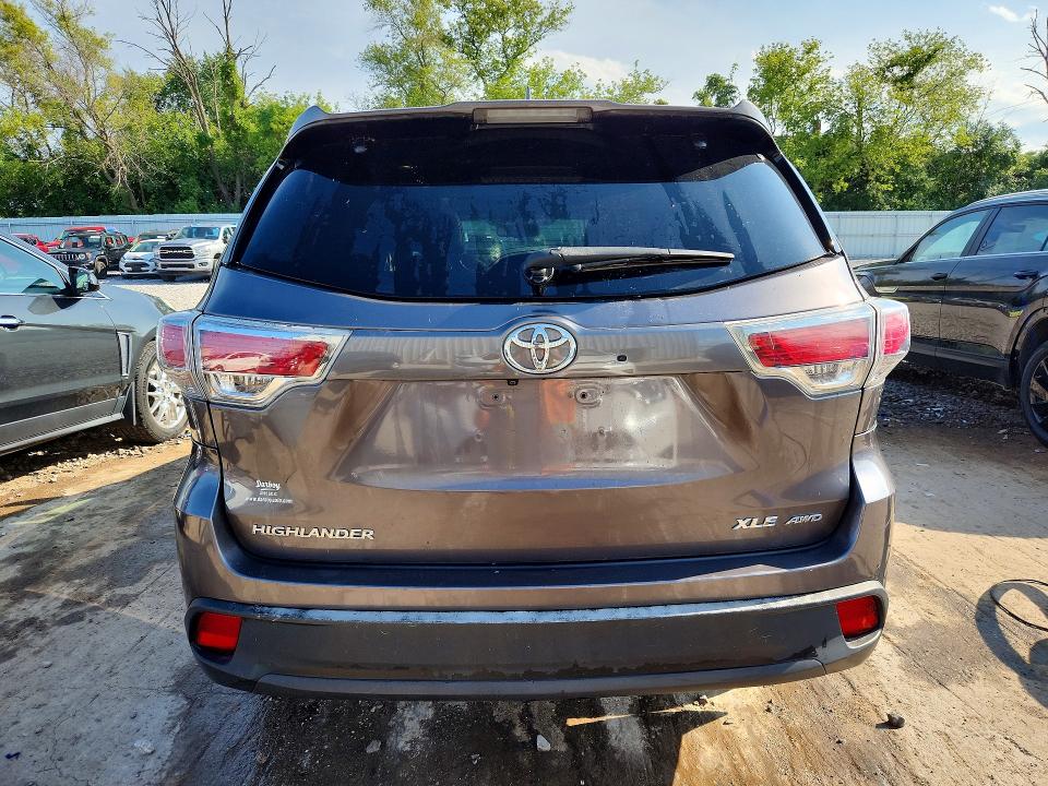 Photo 6 from auction – 2016 TOYOTA HIGHLANDER with VIN 5TDJKRFH8GS297283