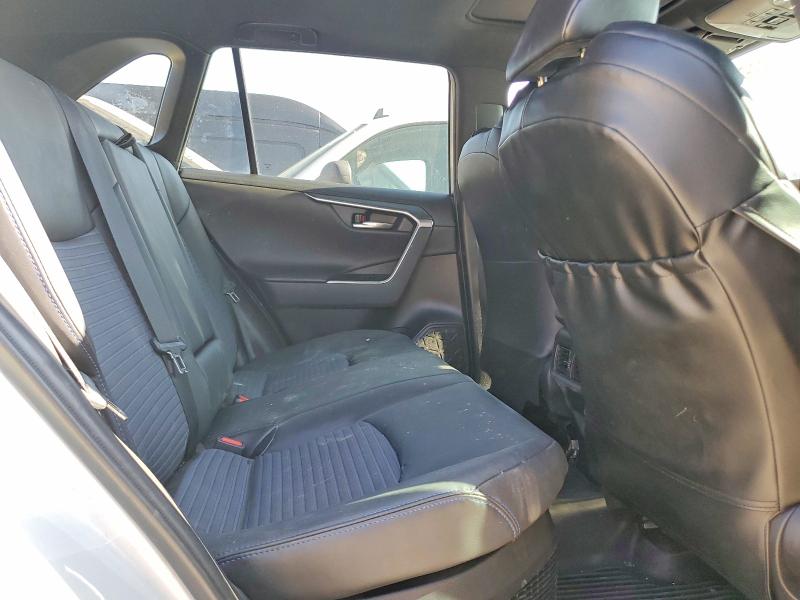 Photo 11 from auction – 2021 TOYOTA RAV4 with VIN 2T3E6RFV1MW017483