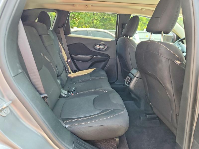 Photo 11 from auction – 2016 JEEP CHEROKEE with VIN 1C4PJMCS6GW331768