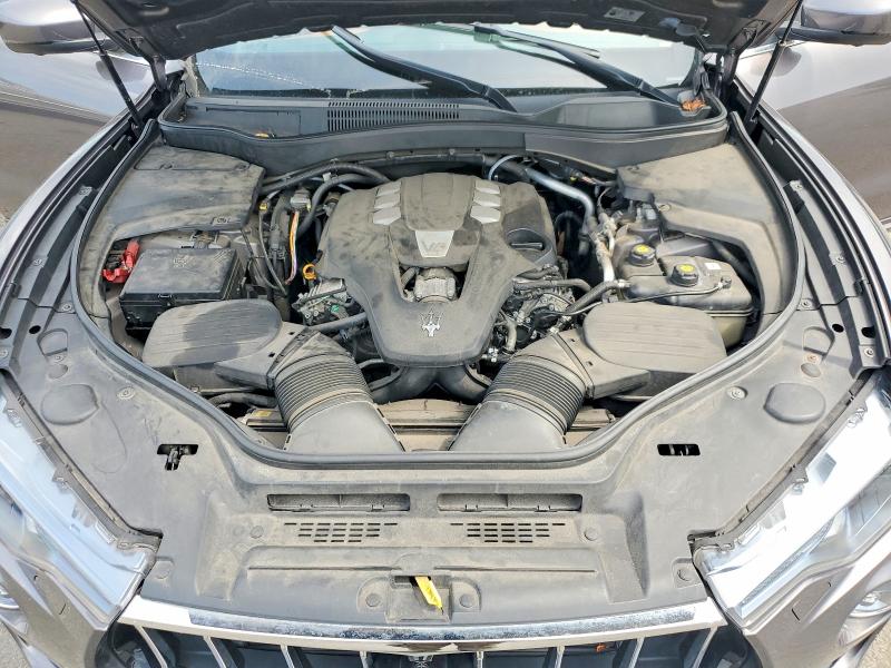 Photo 12 from auction – 2018 MASERATI LEVANTE with VIN ZN661XUL9JX259839