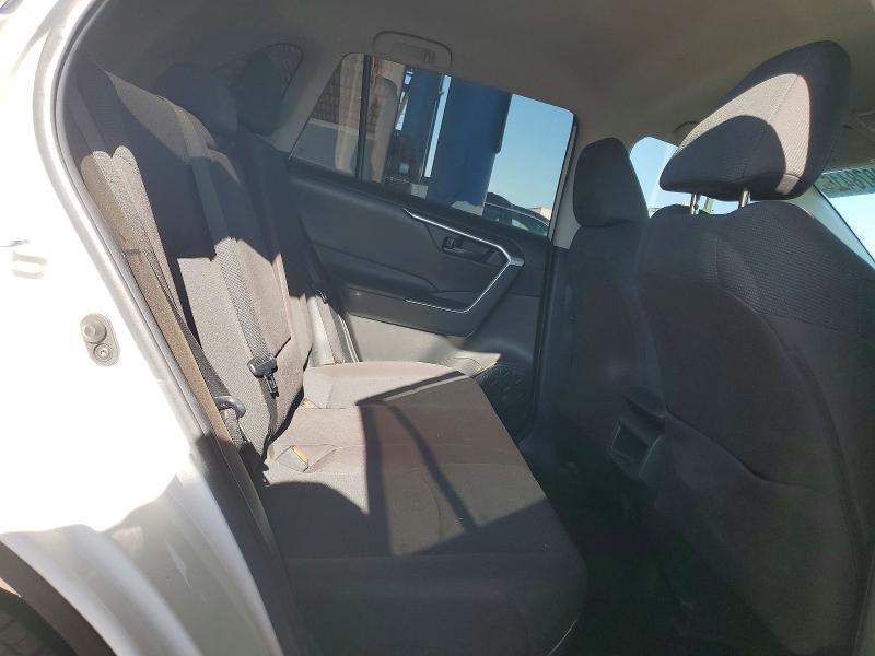 Photo 10 from auction – 2019 TOYOTA RAV4 with VIN 2T3K1RFV6KW001942