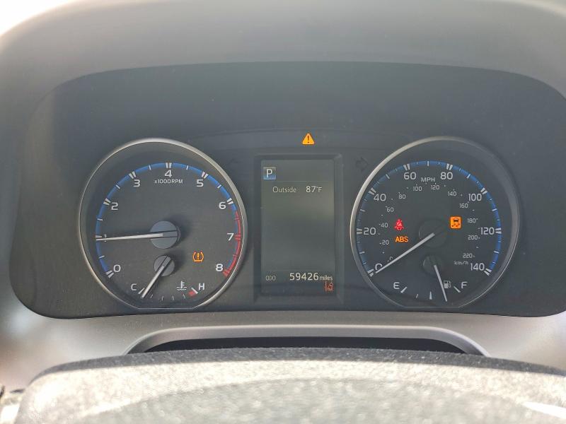 Photo 9 from auction – 2018 TOYOTA RAV4 with VIN JTMZFREV1JJ150189