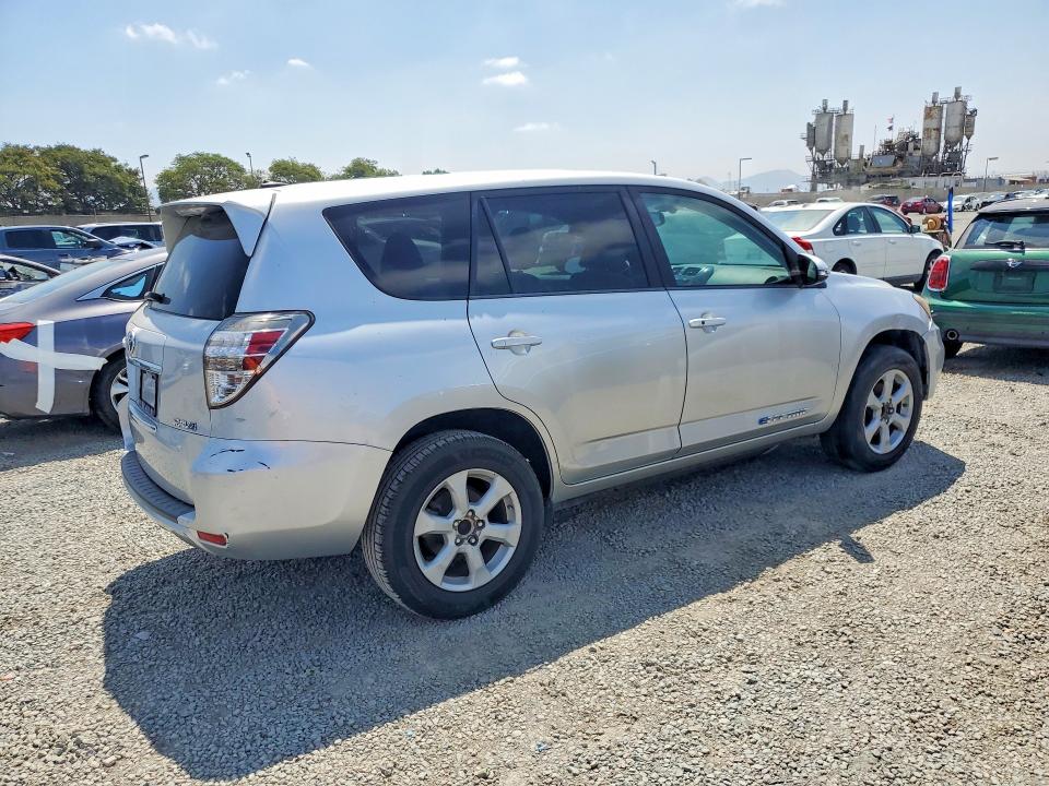 Photo 3 from auction – 2012 TOYOTA RAV4 EV with VIN 2T3YL4DV4CW001322