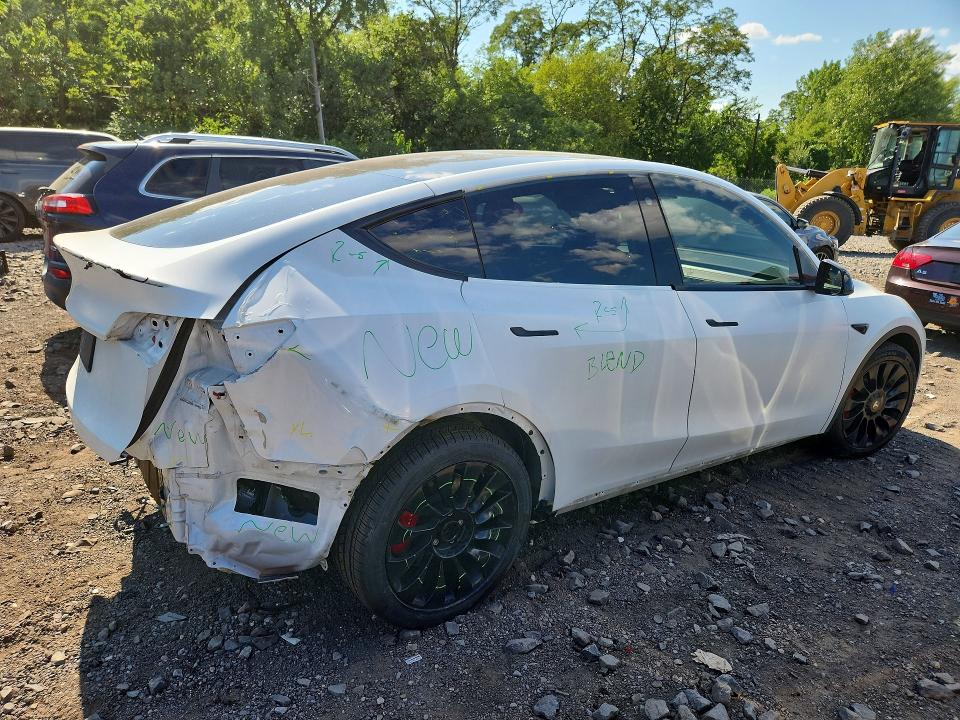 Photo 3 from auction – 2022 TESLA MODEL Y with VIN 7SAYGDEF4NF510978