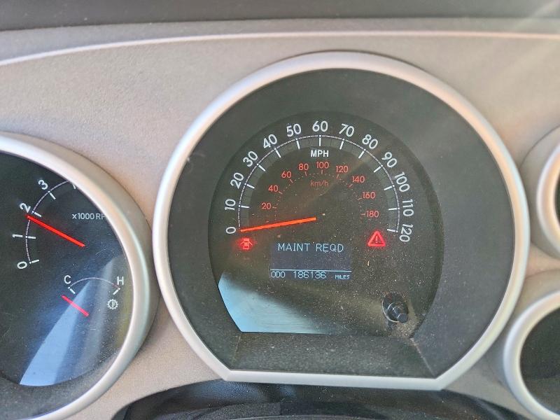 Photo 9 from auction – 2011 TOYOTA TUNDRA with VIN 5TFBY5F18BX178554