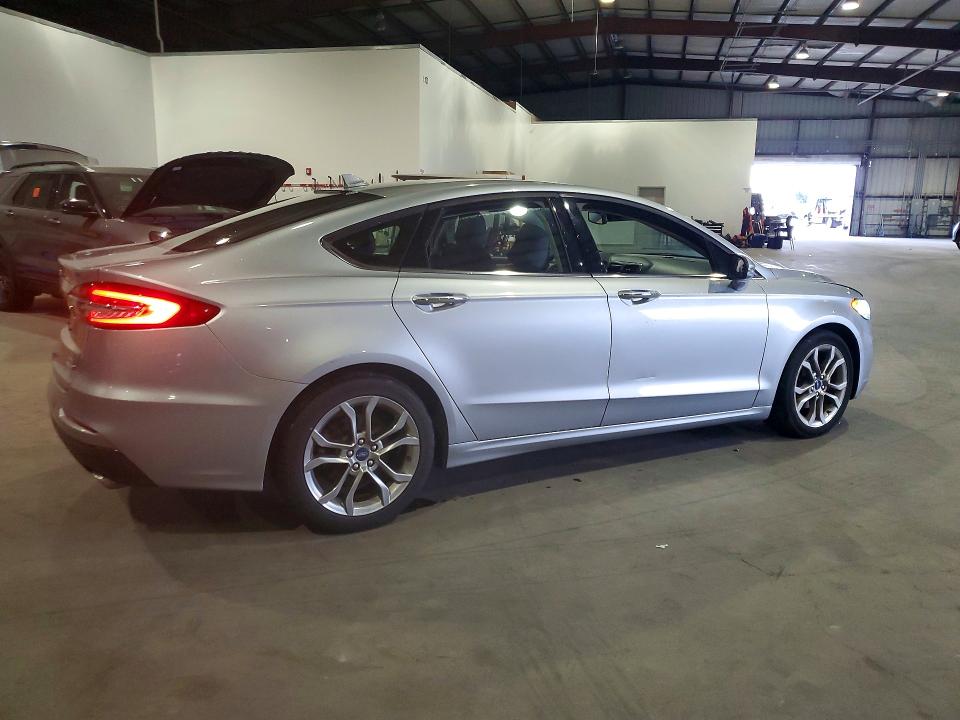 Photo 3 from auction – 2020 FORD FUSION with VIN 3FA6P0CD0LR196441