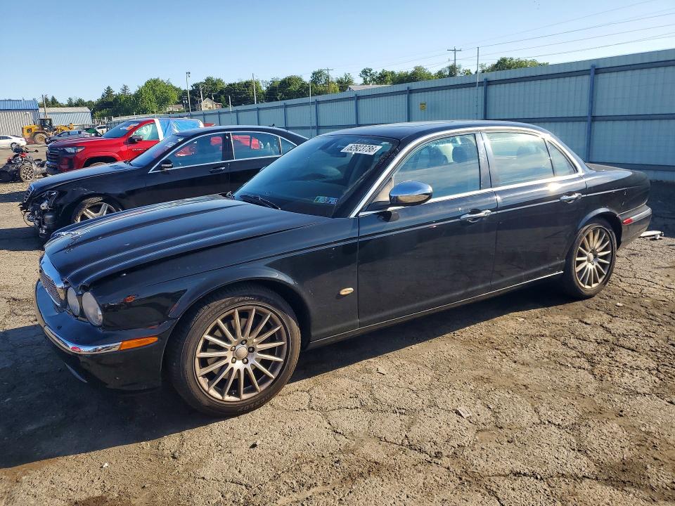 JAGUAR XJ8 2007 with VIN SAJWA71B57SH17397 - Photo from auction
