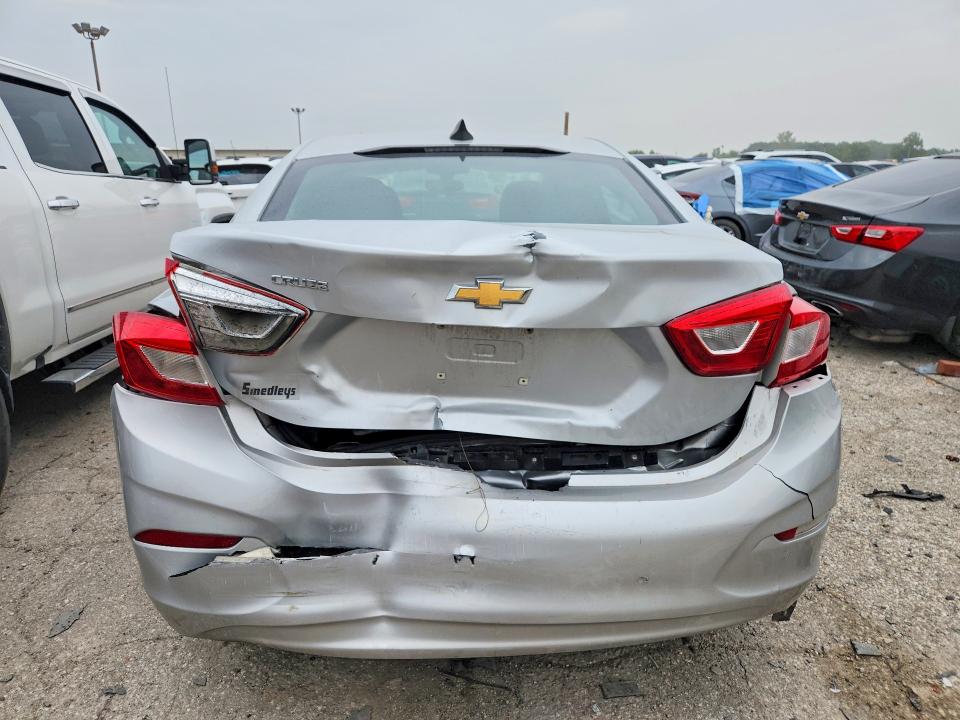 Photo 6 from auction – 2017 CHEVROLET CRUZE with VIN 1G1BC5SM8H7129340