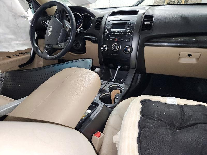 Photo 8 from auction – 2011 KIA SORENTO with VIN 5XYKTDA21BG046022