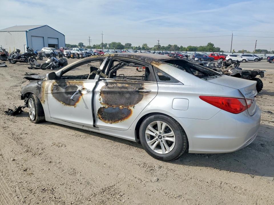 Photo 2 from auction – 2013 HYUNDAI SONATA with VIN 5NPEB4AC3DH678752