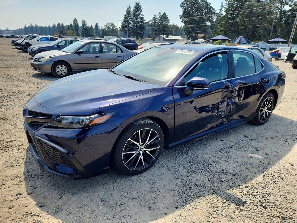 Photo 1 from auction – 2022 TOYOTA CAMRY with VIN 4T1G11BK7NU059901