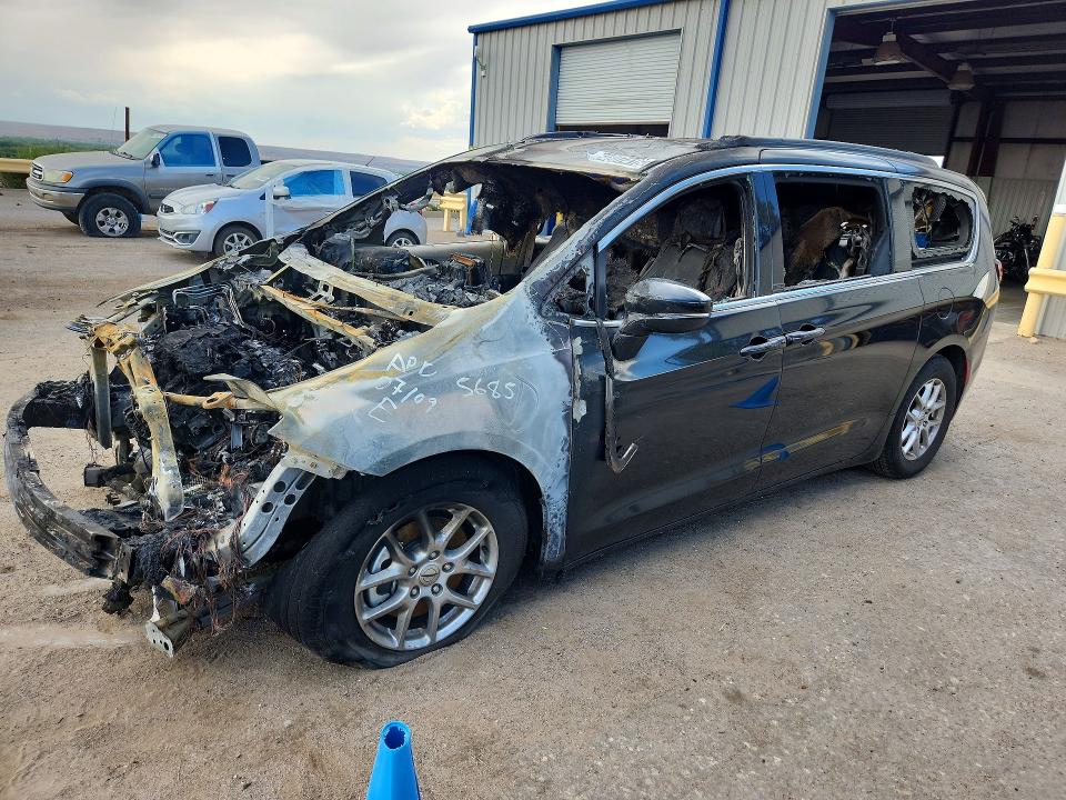 CHRYSLER PACIFICA 2022 with VIN 2C4RC1BGXNR185685 - Photo from auction