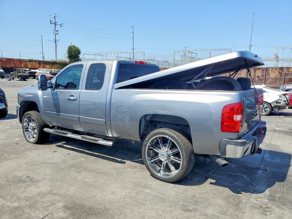 صورة رقم 2 من المزاد - 2007 CHEVROLET SILVERADO مع VIN 1GCHK29K97E505285