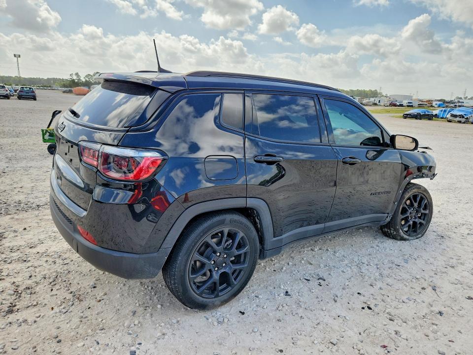 Снимка 3 от търг – 2022 JEEP COMPASS с VIN 3C4NJCBB1NT177993