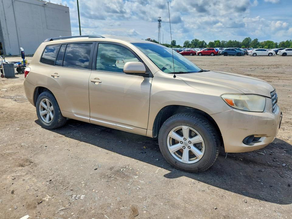 Photo 4 from auction – 2010 TOYOTA HIGHLANDER with VIN 5TDBK3EH0AS029855