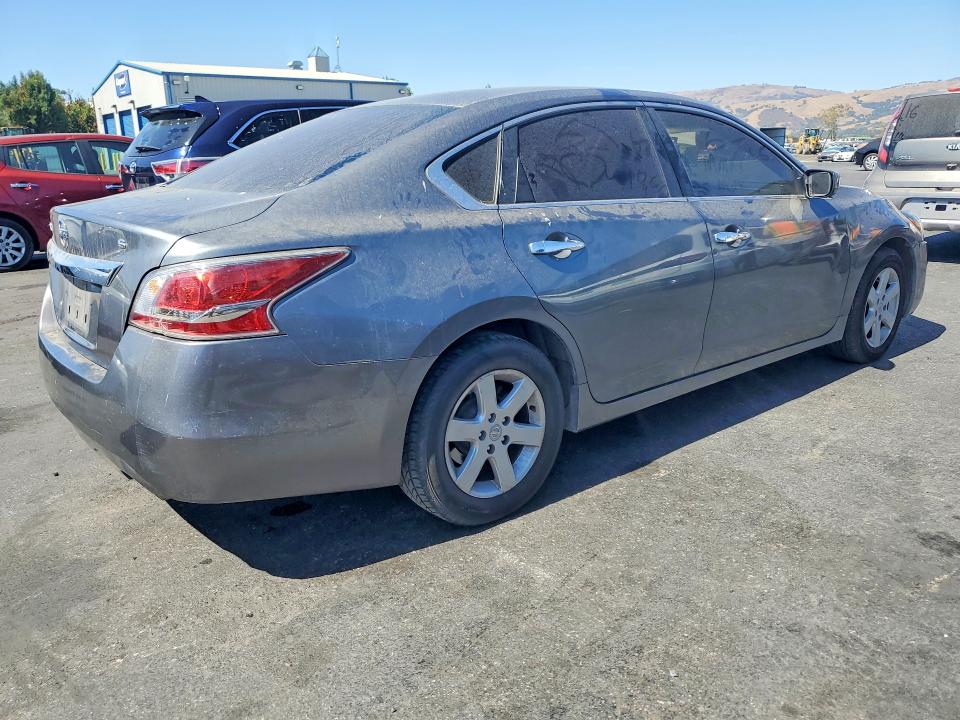 Photo 3 from auction – 2015 NISSAN ALTIMA with VIN 1N4AL3AP1FN883858