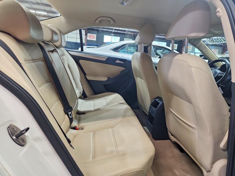 Photo 10 from auction – 2014 VOLKSWAGEN JETTA with VIN 3VW637AJ2EM265313