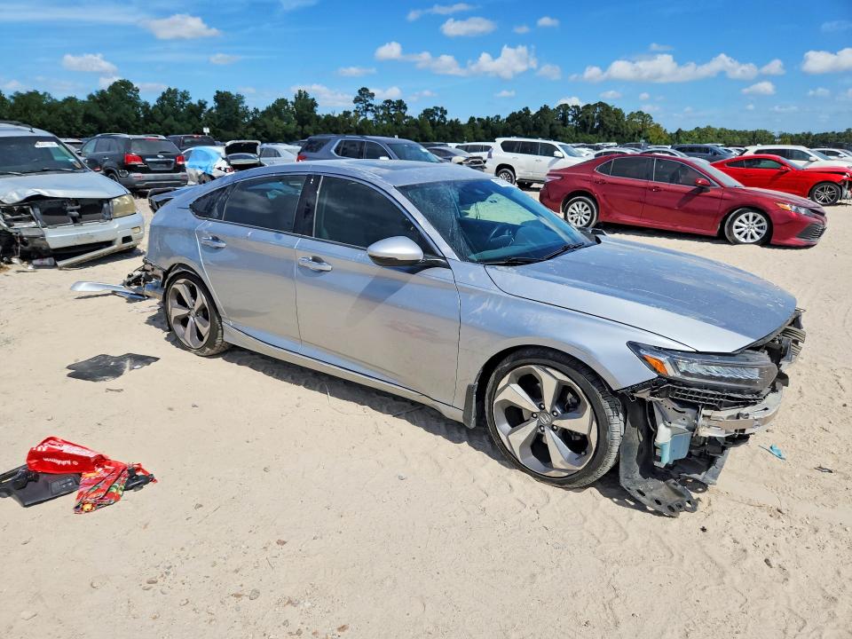 Photo 4 from auction – 2019 HONDA ACCORD with VIN 1HGCV2F95KA017939