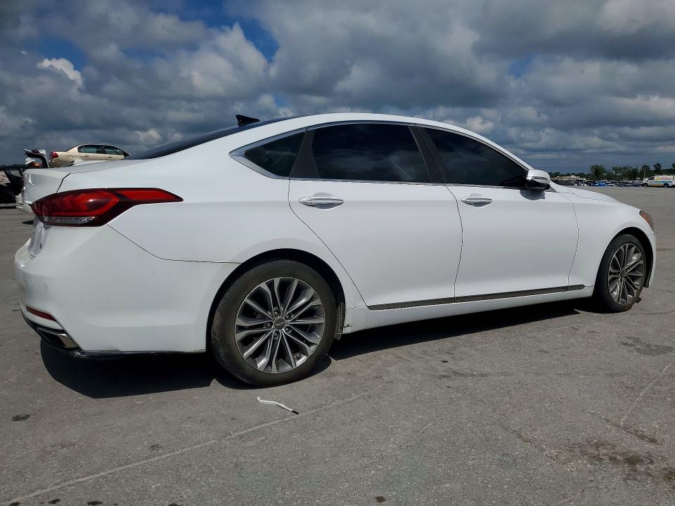 Photo 3 from auction – 2015 HYUNDAI GENESIS with VIN KMHGN4JE2FU069223