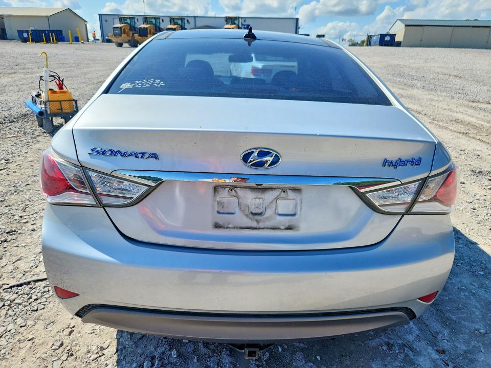 Photo 6 from auction – 2012 HYUNDAI SONATA with VIN KMHEC4A44CA061660