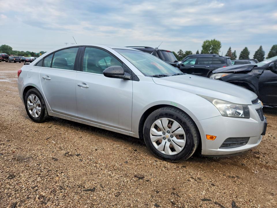 Photo 4 from auction – 2012 CHEVROLET CRUZE with VIN 1G1PC5SH3C7290650