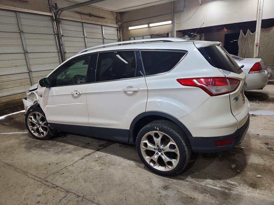 Photo 2 from auction – 2016 FORD ESCAPE with VIN 1FMCU9J97GUB03319