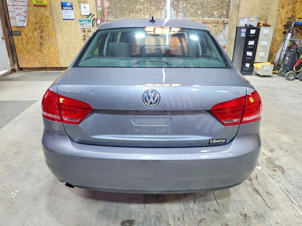 Photo 6 from auction – 2014 VOLKSWAGEN PASSAT with VIN 1VWAT7A3XEC095893