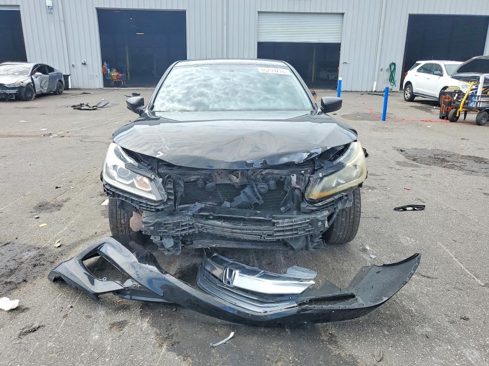 Photo 5 from auction – 2017 HONDA ACCORD with VIN 1HGCR2F34HA154461