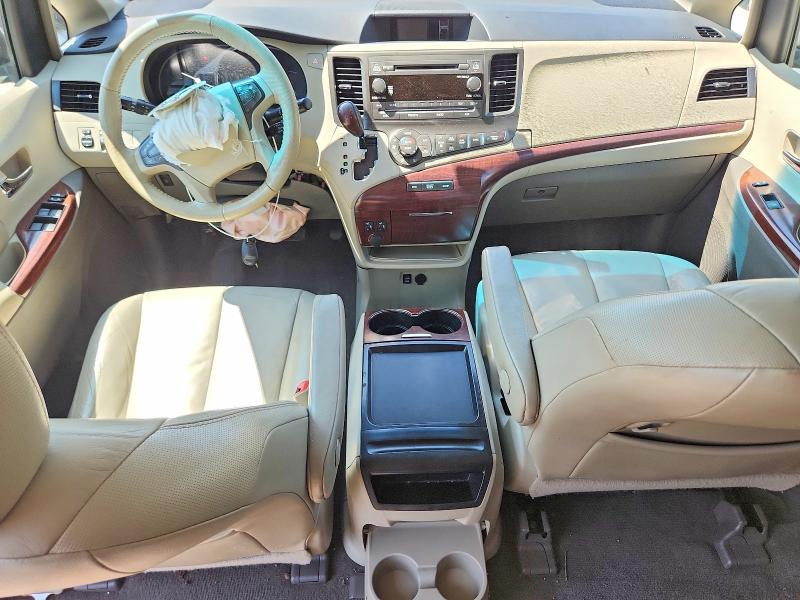Снимка 8 от търг – 2011 TOYOTA SIENNA с VIN 5TDYK3DC2BS101446