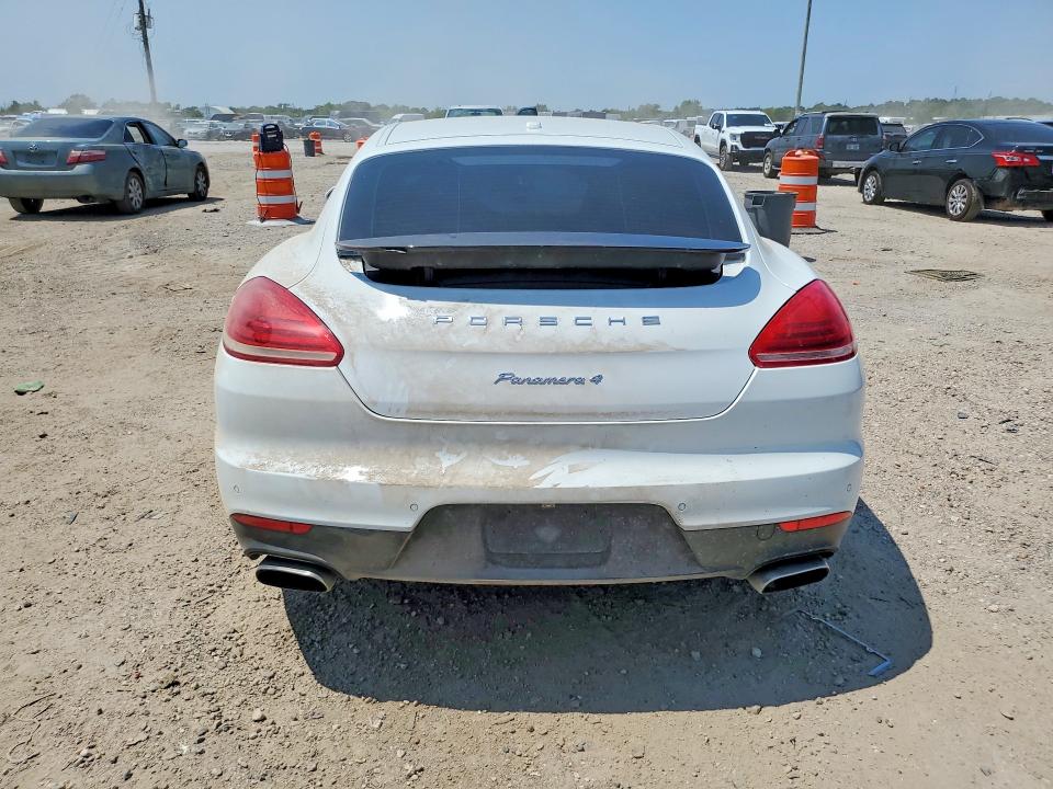 Photo 6 from auction – 2015 PORSCHE PANAMERA with VIN WP0AA2A77FL000528