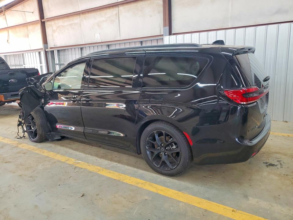 Photo 2 from auction – 2025 CHRYSLER PACIFICA with VIN 2C4RC1GG2SR546900
